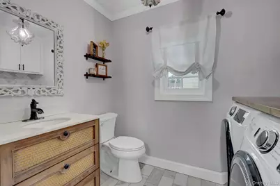 31 Leeds Lane, North Babylon, NY 11703 - Photo 11