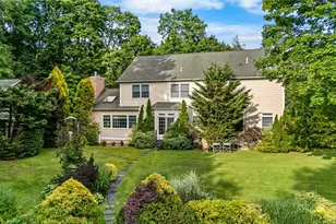 193 Pidgeon Hill Rd, South Huntington, NY 11746 - Photo 35