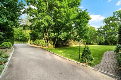 193 Pidgeon Hill Road, South Huntington, NY 11746 - Photo 43
