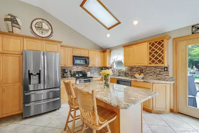 22 Puritan Avenue, Mount Sinai, NY 11766 - Photo 5