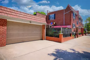 18-55 21st Dr, Astoria, NY 11105 - Photo 35