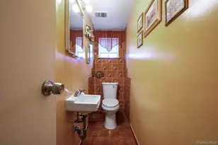 90 Rhode Island Ave, Bay Shore, NY 11706 - Photo 25