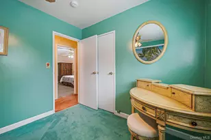90 Rhode Island Ave, Bay Shore, NY 11706 - Photo 15