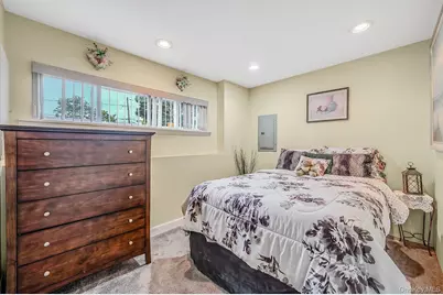 90 Rhode Island Avenue, Bay Shore, NY 11706 - Photo 19