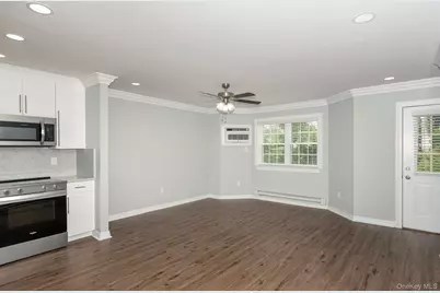30 Bay Point Court #52, West Babylon, NY 11704 - Photo 3