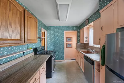 637 Stratford Road, Baldwin, NY 11510 - Photo 17