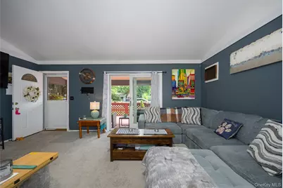 11 Princeton, Red Hook, NY 12571 - Photo 3