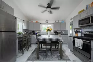11 Princeton, Red Hook, NY 12571 - Photo 5