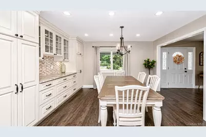 9 Huckleberry Lane, East Setauket, NY 11733 - Photo 11