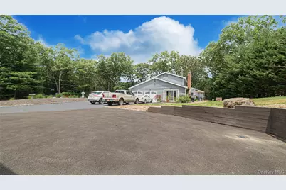 9 Huckleberry Lane, East Setauket, NY 11733 - Photo 33