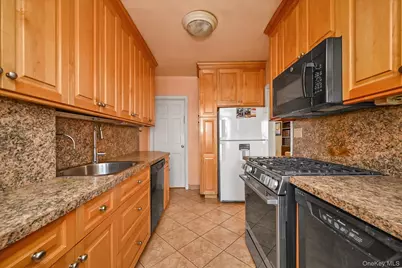 136-43 71st Road, Kew Gardens, NY 11367 - Photo 7