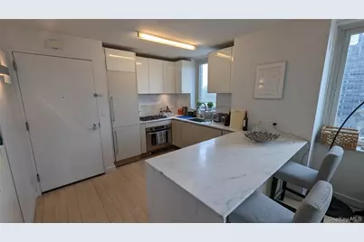 322 W 57th Street #37H, New York (Manhattan), NY 10019 - Photo 3