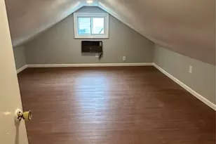 207 Morsemere Ave, Yonkers, NY 10703 - Photo 9