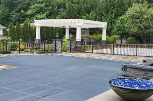 7 Arista Ct, Dix Hills, NY 11746 - Photo 29