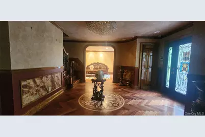 7 Arista Court, Dix Hills, NY 11746 - Photo 11