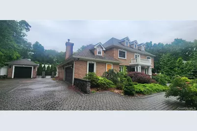 7 Arista Court, Dix Hills, NY 11746 - Photo 3
