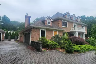 7 Arista Ct, Dix Hills, NY 11746 - Photo 3