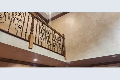 7 Arista Court, Dix Hills, NY 11746 - Photo 23