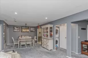 62 Cambridge Dr W, Copiague, NY 11726 - Photo 5