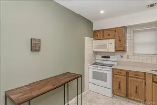 62 Cambridge Dr W, Copiague, NY 11726 - Photo 9