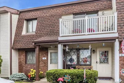 62 Cambridge Drive W, Copiague, NY 11726 - Photo 3