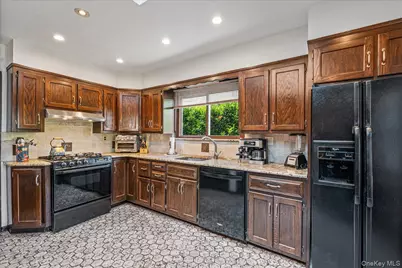 25 Archer Road, West Hempstead, NY 11552 - Photo 13