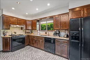 25 Archer Rd, West Hempstead, NY 11552 - Photo 13