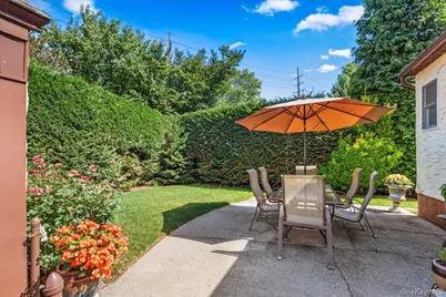 25 Archer Road, West Hempstead, NY 11552 - Photo 27