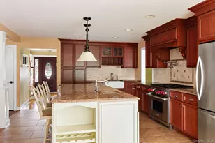 1390 Poulson St, Wantagh, NY 11793 - Photo 3