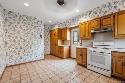 169 S Park Avenue, Rockville Centre, NY 11570 - Photo 7
