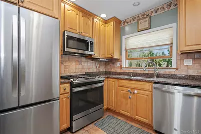 31 Brookdale Avenue, White Plains, NY 10603 - Photo 7