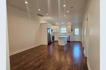 87 Community Road, Bay Shore, NY 11706 - Photo 7