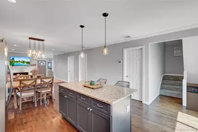 239 S 2nd Street, Lindenhurst, NY 11757 - Photo 15