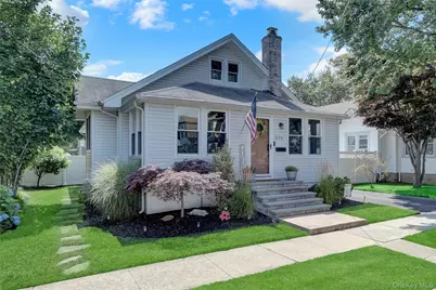 239 S 2nd Street, Lindenhurst, NY 11757 - Photo 3