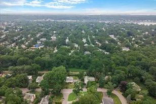 17 Pinewood Rd, Manhasset, NY 11030 - Photo 43