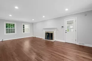 17 Pinewood Rd, Manhasset, NY 11030 - Photo 5
