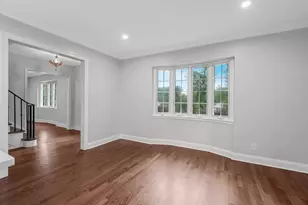 17 Pinewood Rd, Manhasset, NY 11030 - Photo 7