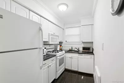 43 Edwards Street #1-B, Roslyn Heights, NY 11577 - Photo 11