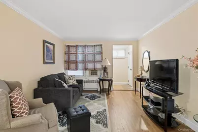 43 Edwards Street #1-B, Roslyn Heights, NY 11577 - Photo 7