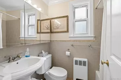 43 Edwards Street #1-B, Roslyn Heights, NY 11577 - Photo 17
