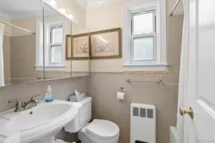 43 Edwards St, Roslyn Heights, NY 11577 - Photo 17