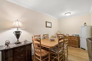 43 Edwards St, Roslyn Heights, NY 11577 - Photo 9