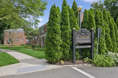 43 Edwards Street #1-B, Roslyn Heights, NY 11577 - Photo 3