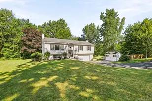 74 Peach Rd, Poughkeepsie, NY 12601 - Photo 3