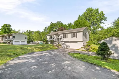 74 Peach Road, Poughkeepsie, NY 12601 - Photo 5