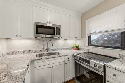 27 Walden Court #J, Yorktown Heights, NY 10598 - Photo 13