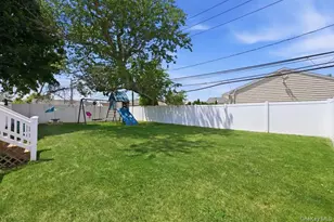 672 Anderson Ave, Franklin Square, NY 11010 - Photo 29