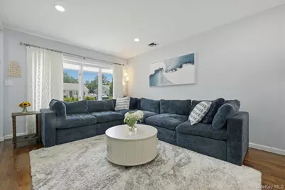 672 Anderson Avenue, Franklin Square, NY 11010 - Photo 5