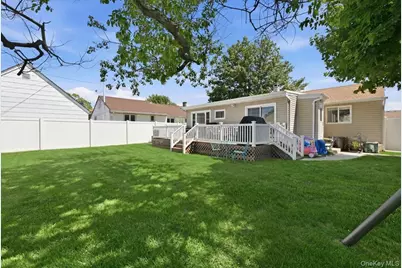 672 Anderson Avenue, Franklin Square, NY 11010 - Photo 33