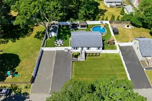 202 Whittier Dr, Mastic Beach, NY 11951 - Photo 31